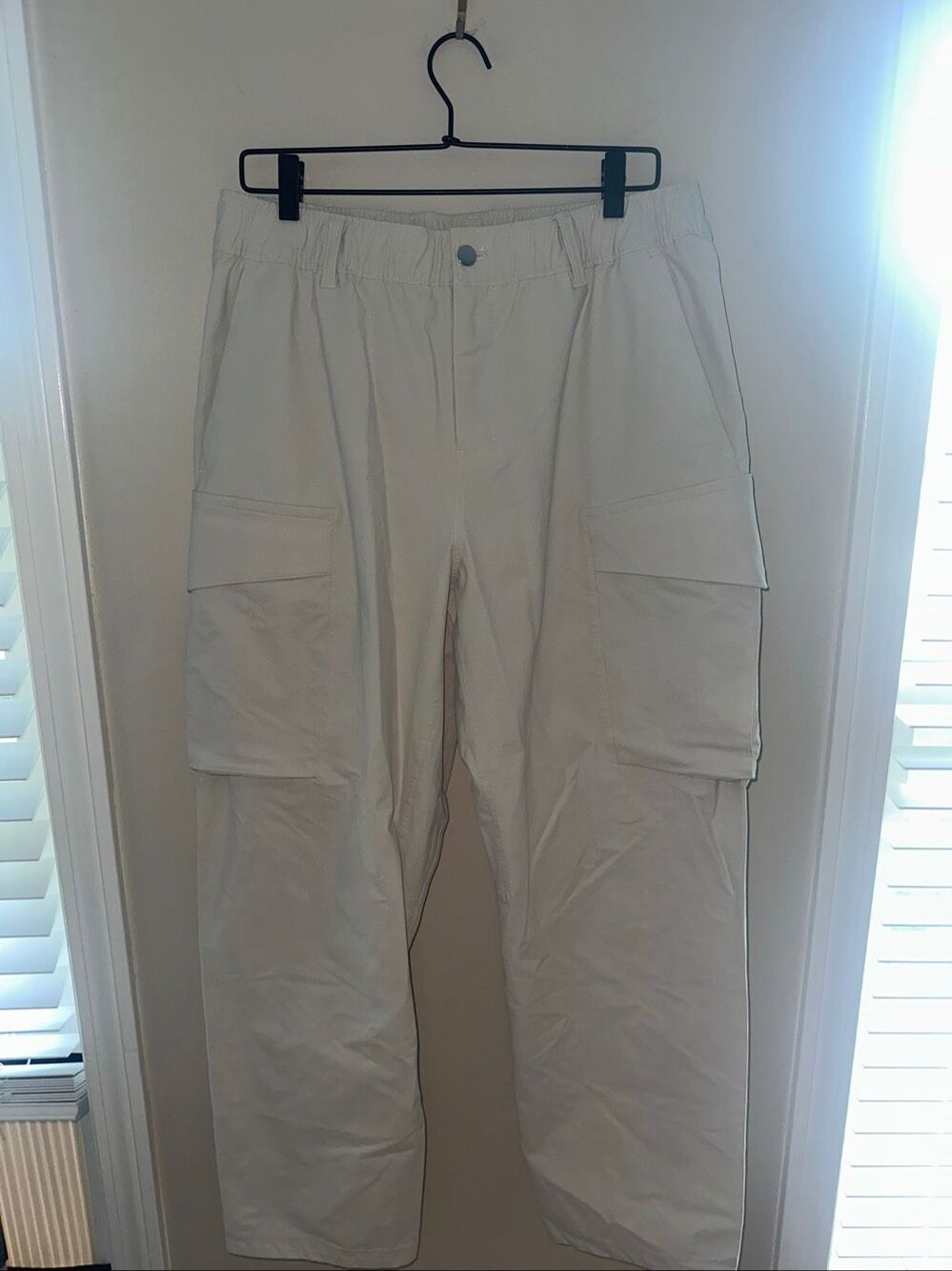 Lululemon Stretch Cotton Versa Twill Relaxed-Fit Cargo Pant Size 34 White /Khaki